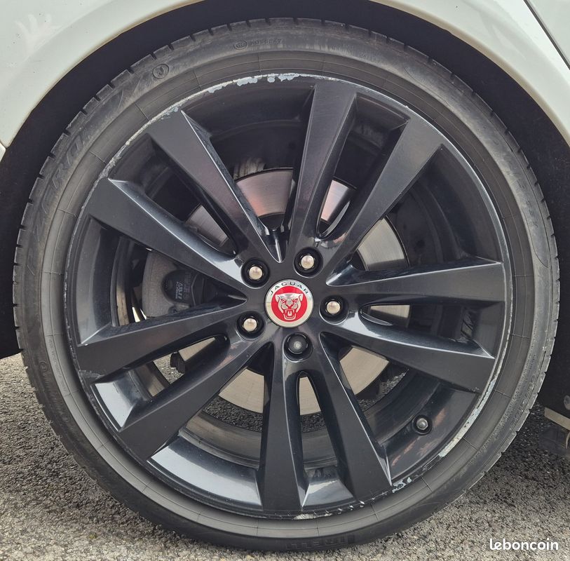 Jaguar xe 180 r-sport awd bva - toit ouvrant (image 4)