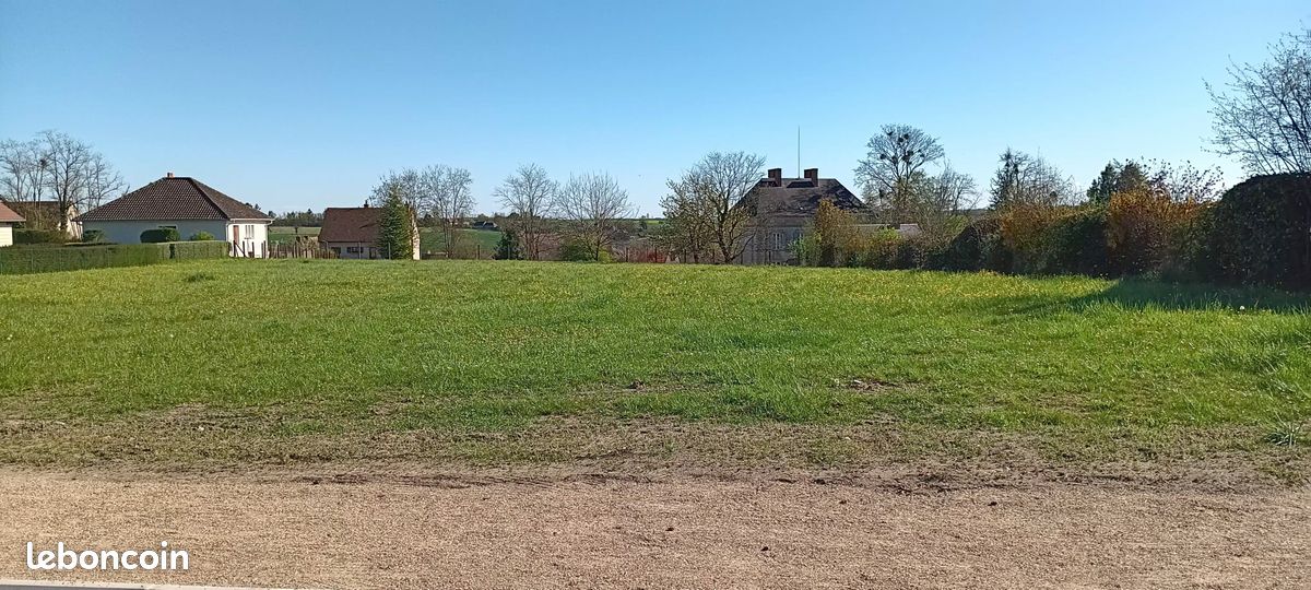 Terrain constructible (1 ou 2 parcelles) · à Besson · 59 000 €