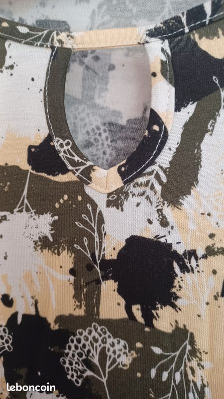 Blouse d'été imprimée
Porté deux ou trois fois
Manches mi-courtes un peu volantées
Col rond
Vendu non repassé
Étiquettes de description supprimées lors de l'achat
Plus de détails à la demande (image 2)