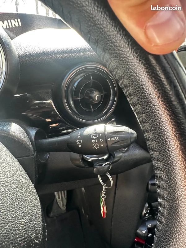 MINI Mini 2.0 D 143ch Pack Red Hot Chili - 2012 - 132 000 km - Toit Ouvrant - Harman Kardon - Sieges Chauffant (image 20)