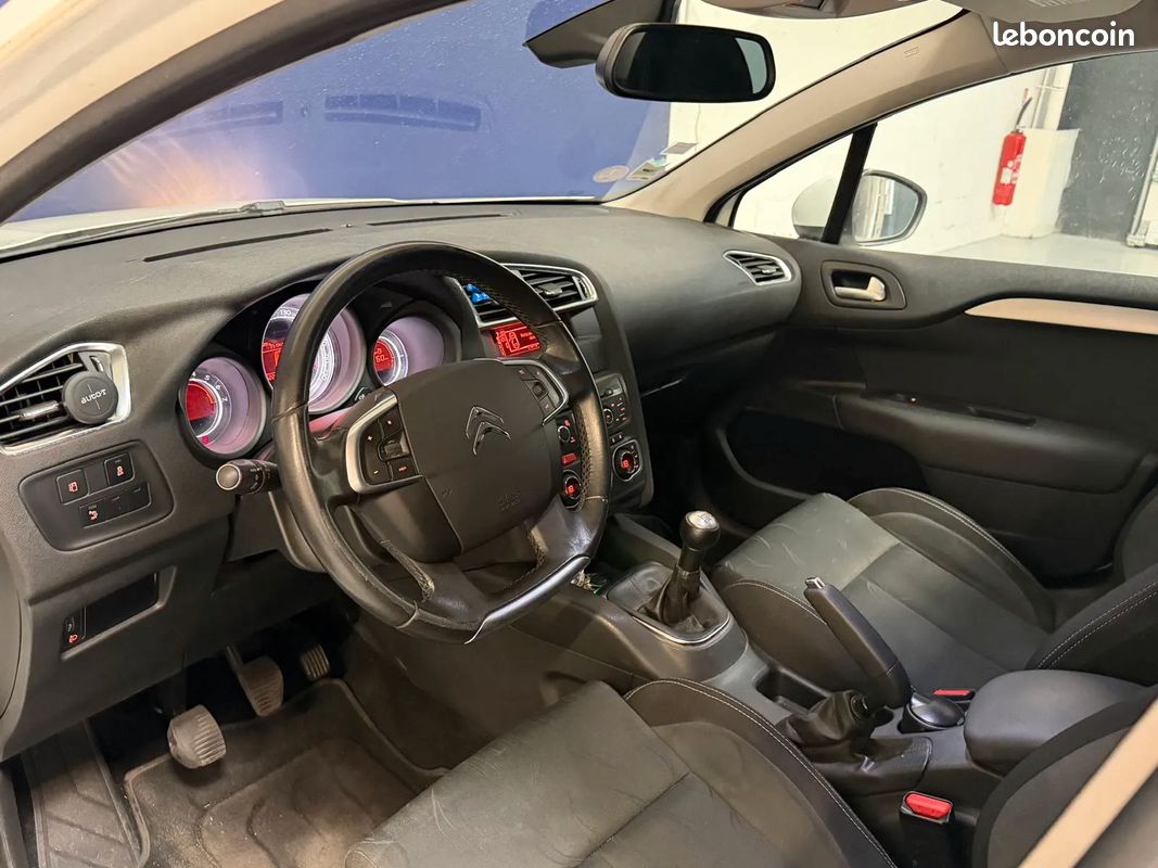 CITROEN C4 1.6 VTi 120ch Confort - Origine France - 2eme main - Moteur à chaine - Ethanol - Clim Auto - Bluetooth - Radar de recul (image 6)