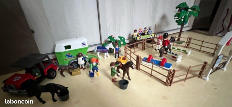 Valisette Playmobil Country Cavaliers Et Poneys