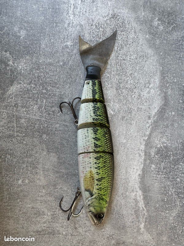 Leurre Flottant Madness Balam 245 – Couleur Re02 – Silencieux – 3,7 Oz