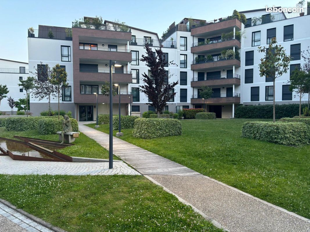 Appartement 3 pièces 66 m² · à Le Plessis-Robinson · 66 m² · 1 600 €
