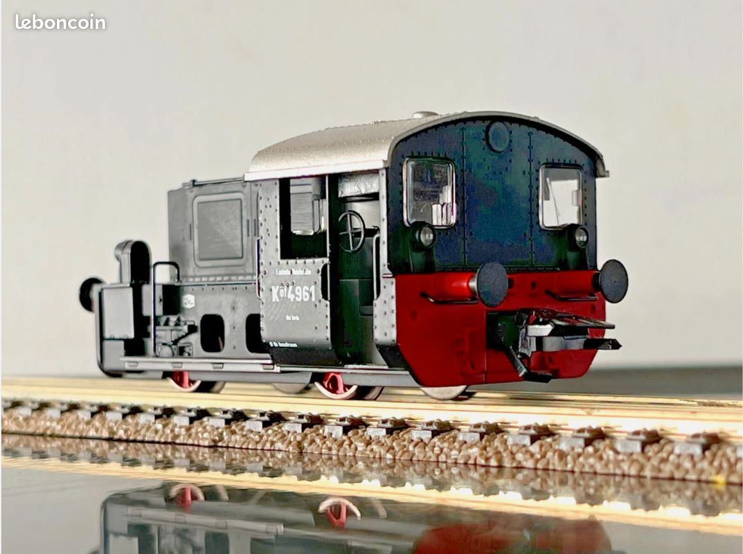 Trix H0 - 22139 - Diesel locomotive - Köf BR 323 in rode - Catawiki
