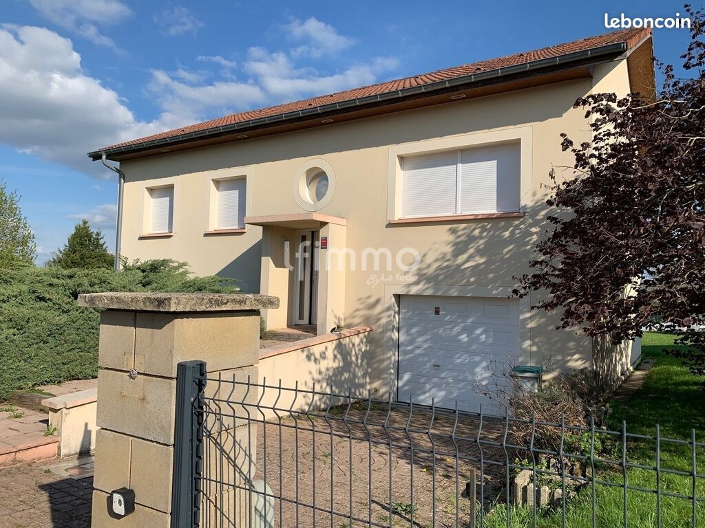 Maison 5 pièces 128 m² · à Charmes · 128 m² · 241 600 €