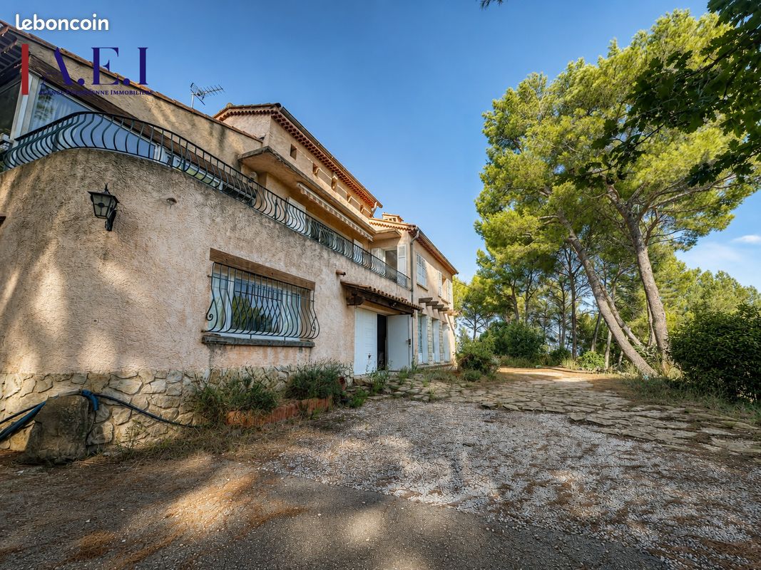 Maison 6 pièces 174 m² · à Six-Fours-les-Plages · 174 m² · 546 000 €