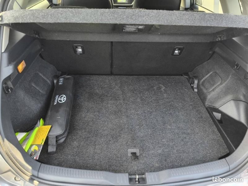 Toyota Auris HSD 136h Dynamic (image 10)