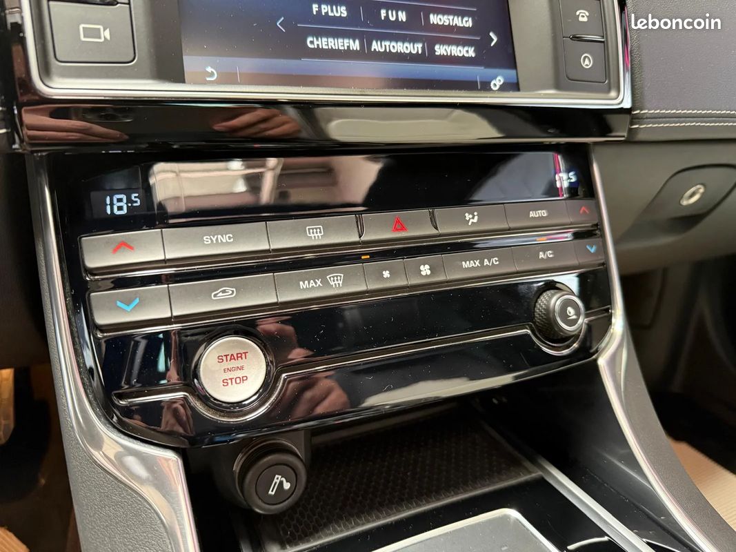 Jaguar xe r-sport 2.0 180 bva (image 34)