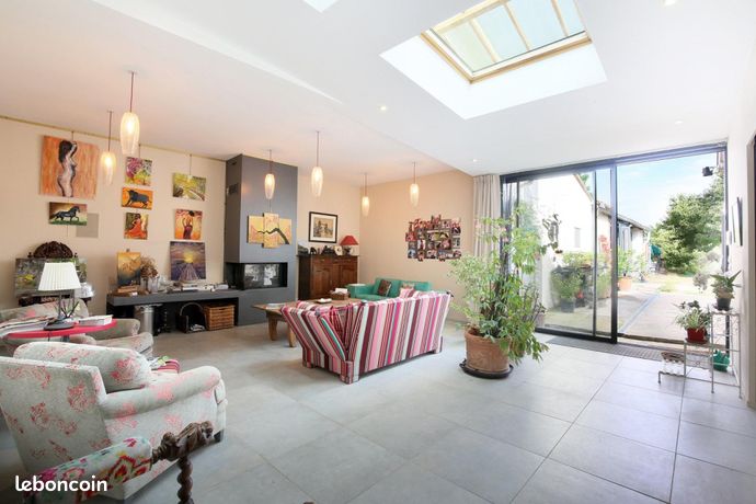 Maison 7 pièces 276 m²