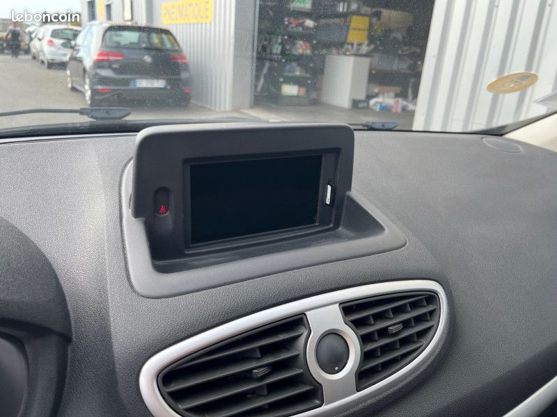 Renault CLIO III 1.5 DCI 70CH OVALIE ECO² 115G 5P (image 16)