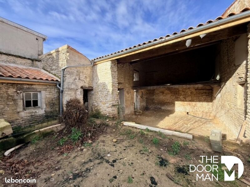 Maison 2 pièces 110 m² · à Mauzé-sur-le-Mignon · 110 m² · 80 000 €