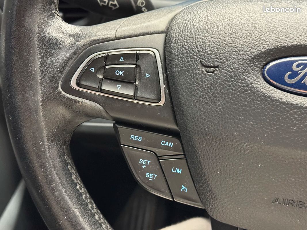 Ford KUGA Executive / CarPlay (image 26)