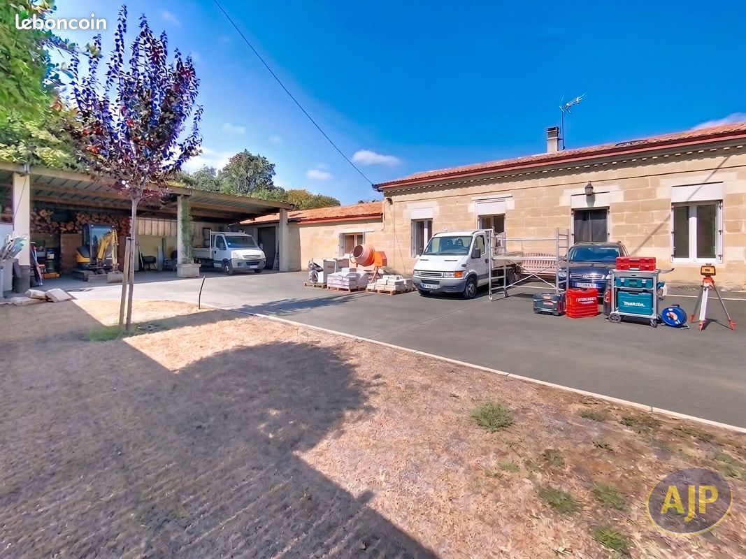 Maison 8 pièces 211 m² · à Léognan · 211 m² · 549 000 €