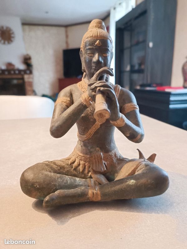 Musicien assis Asie bronze (image 1)