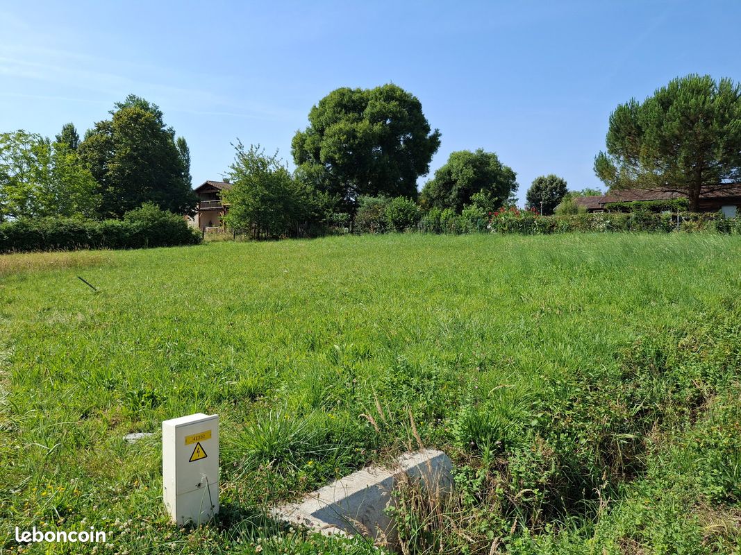 Terrain 1 173 m² Casteljaloux · 47 800 €