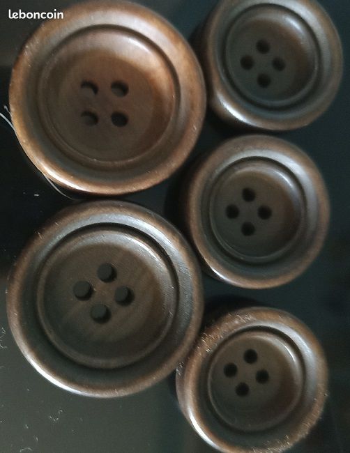 Lot De 25 Boutons Neufs De 2,5 Cm - Plastique, Pour Couture Et Customisation