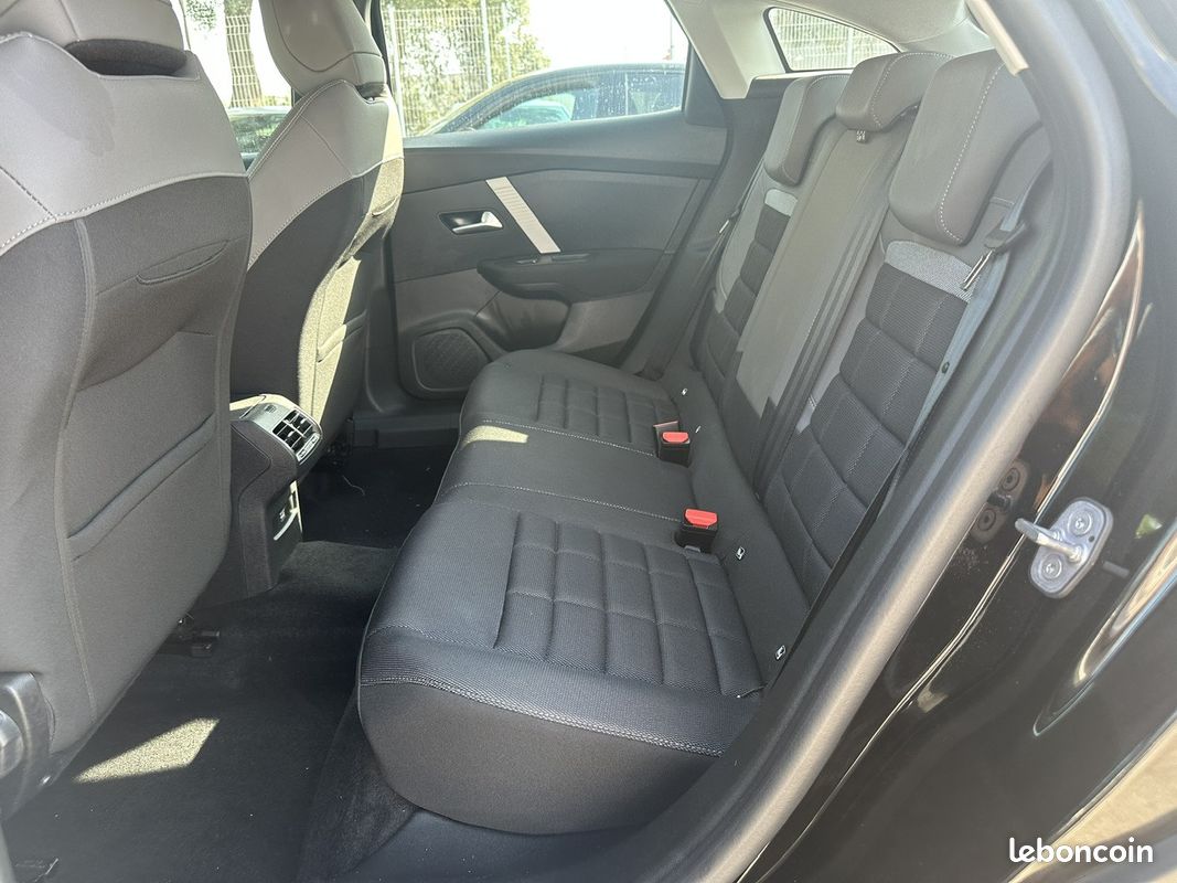 Citroën C4 Berline Plus 130 CV EAT8 Boite AUTO {GARANTIE CITROEN 04/2027 - CARPLAY - CAMERA} (image 14)