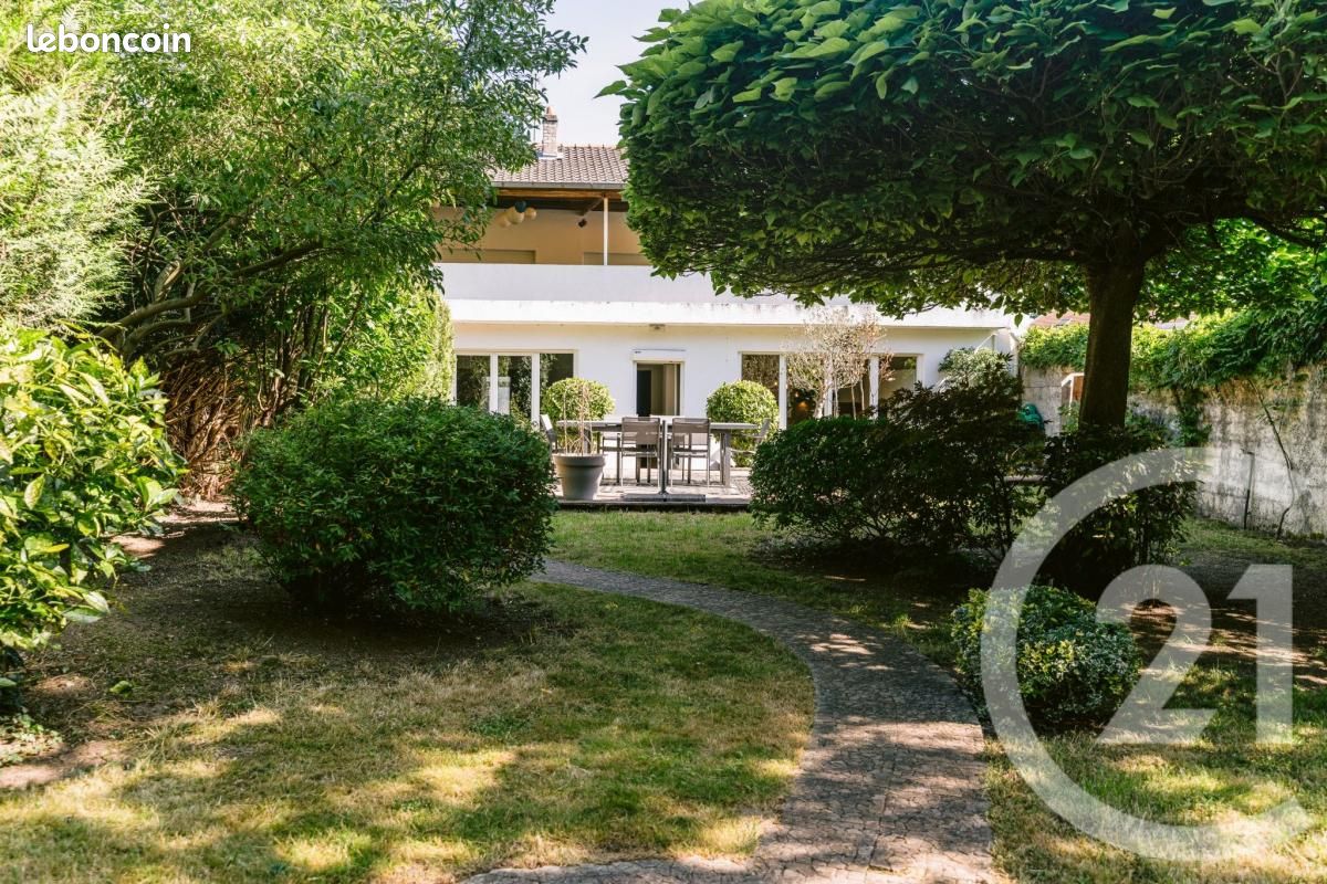 Maison 7 pièces 200 m² · à Woippy · 200 m² · 385 000 €