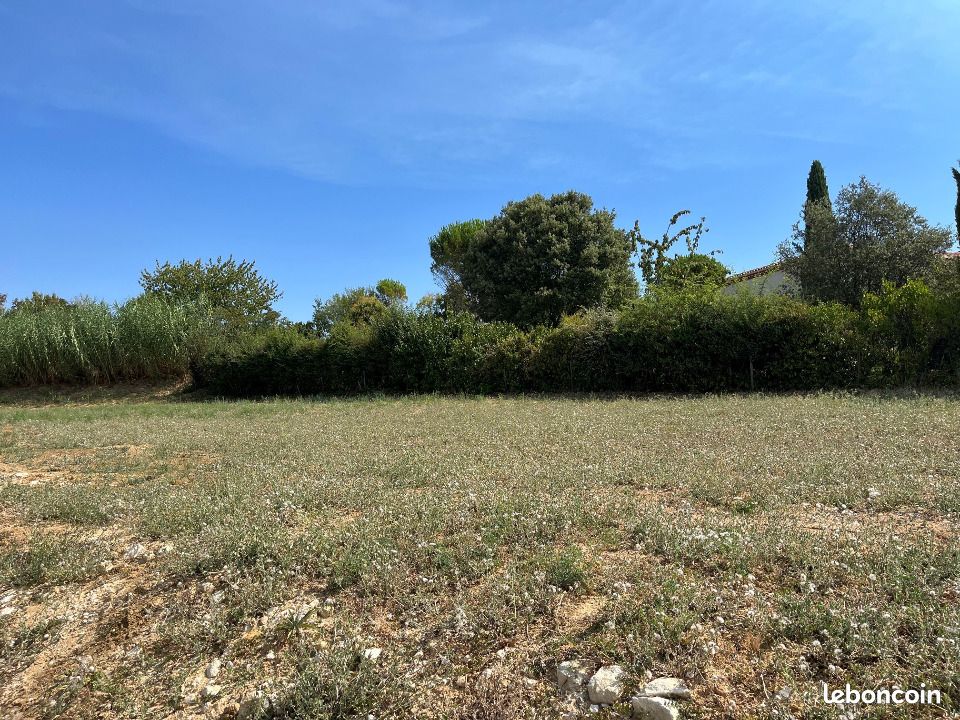 Terrain 705 m² Rouffiac · 60 000 €