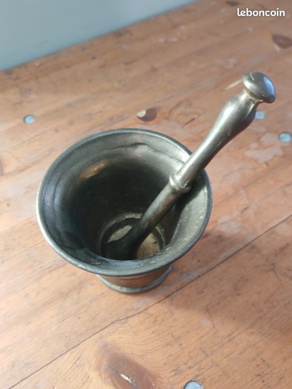 Mortier en bronze (image 1)
