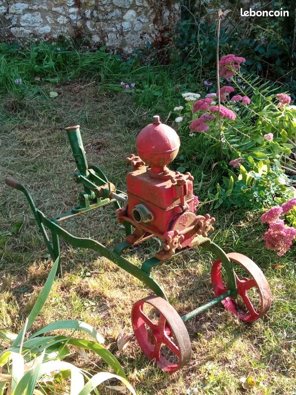 Ancienne pompe à vin (image 2)