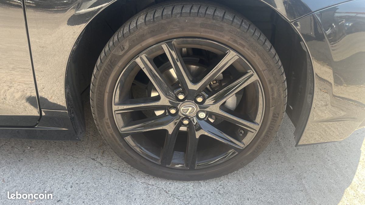 LEXUS CT200H RARE SPORT EDITION suivi Lexus Complet 1,8 L 136 CV 2020 (image 23)