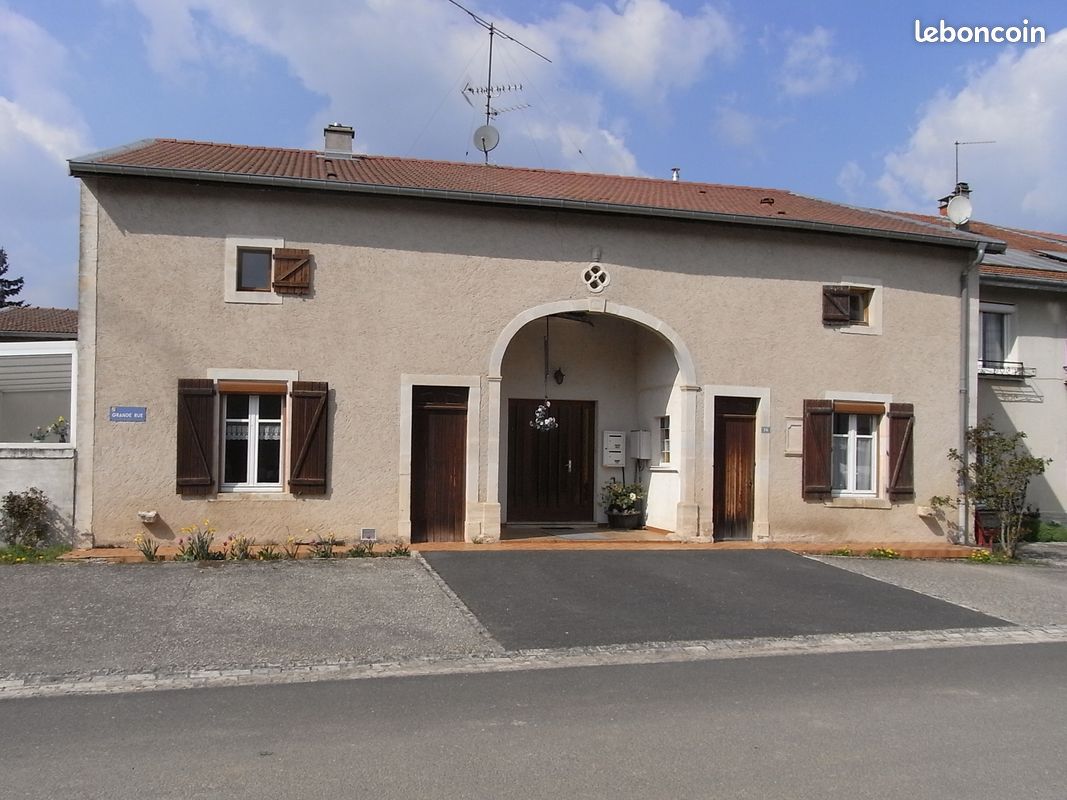 Maison 8 pièces 252 m² · à Francheville · 252 m² · 220 000 €