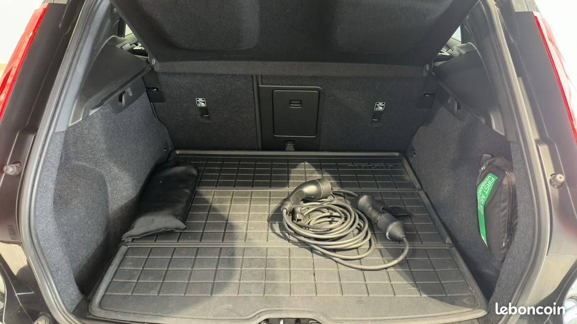 VOLVO XC40 T4 Recharge 129+82 ch DCT7 Start (image 10)