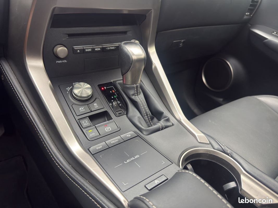 Lexus NX 300 H E-Four Premium Line - 197Ch - 126485 km - Apple Carplay - Caméra - Sièges Chauffant - Cuir étendu (image 8)