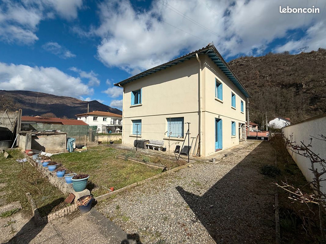 Maison 7 pièces 160 m² · à Tarascon-sur-Ariège · 160 m² · 179 500 €