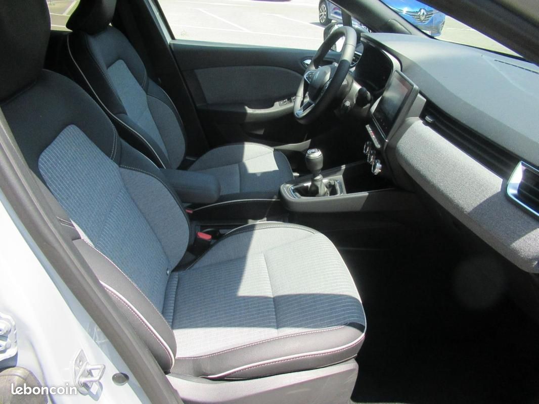 Renault Clio V TCe 90 ch GSR2 Techno (image 15)