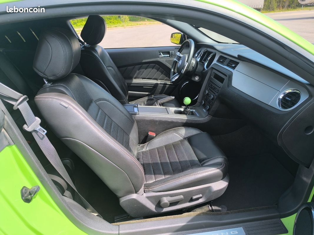 Ford Mustang GT (image 8)