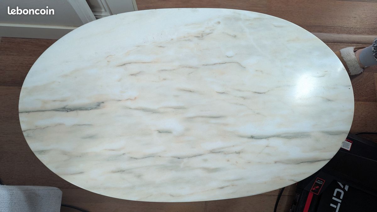 Table marbré (image 5)