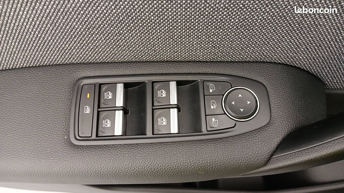 Renault captur e tech full hybrid 145 ch techno (image 17)