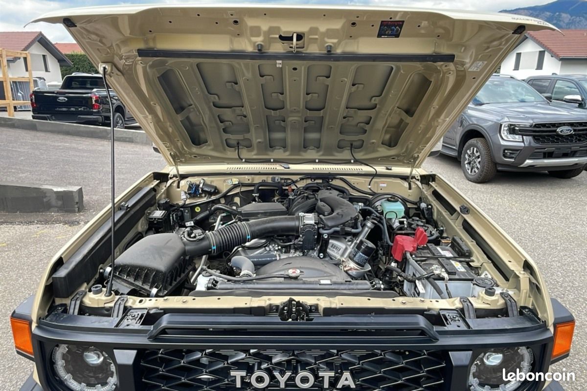 Toyota Land Cruiser GRJ 79 SIMPLE CABINE LX 4.0 V (image 18)
