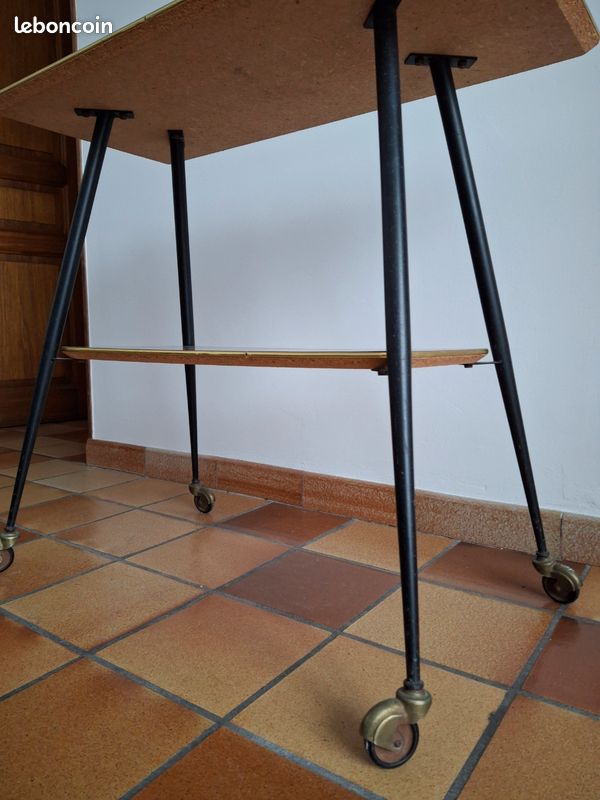 Tablette sur roulettes (image 3)