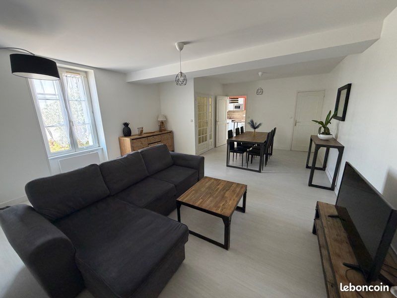 Maison 3 pièces 90 m² · à Patay · 90 m² · 900 €