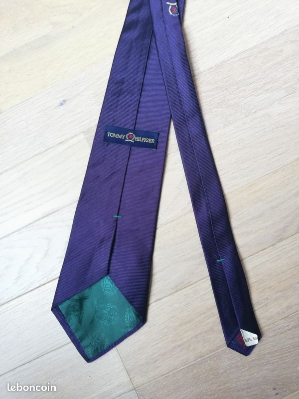 Cravate Designer Frederick Thomas - Violet Foncé & Bleu Marine Rayée - Faite Main Au Royaume-Uni - Neuve Avec étiquette