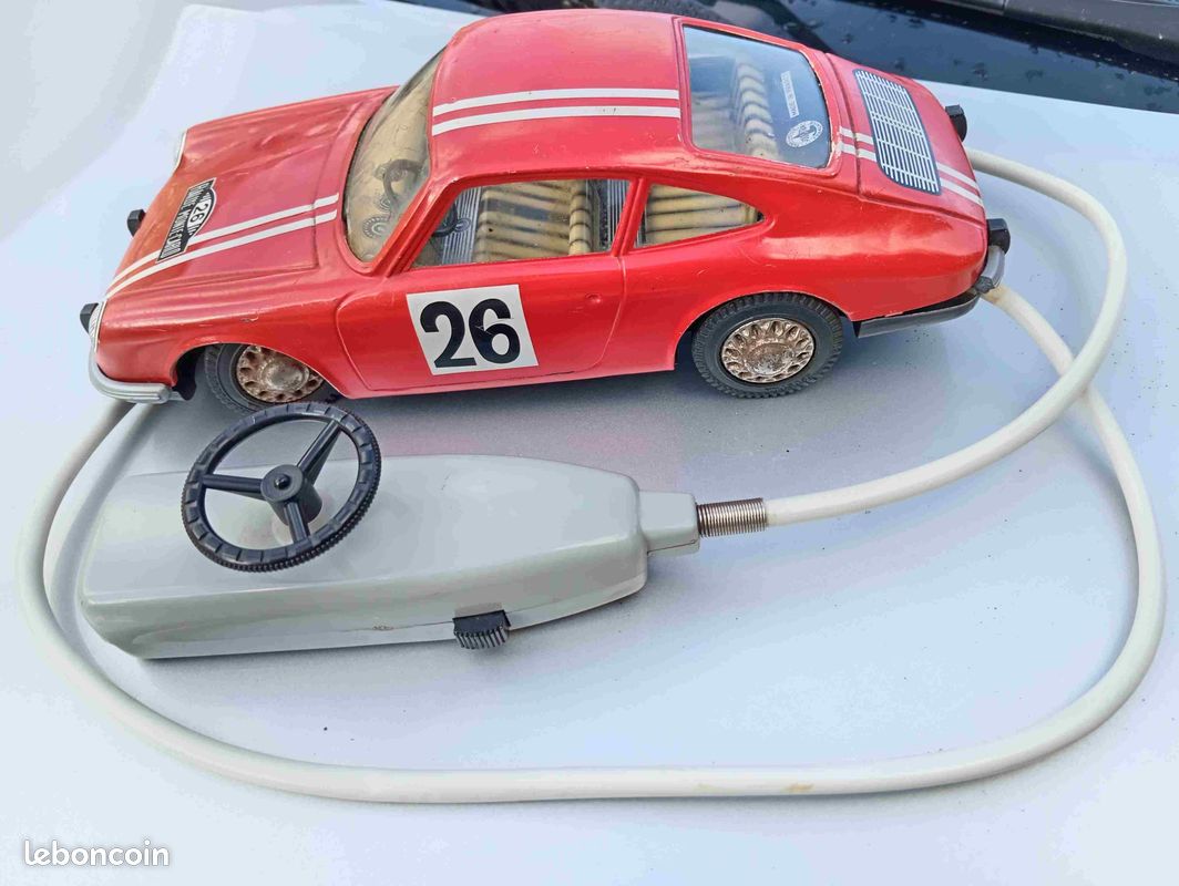 VOITURE ANCIENNE FILOGUIDÉE REEL / JOUSTRA JOUET ANCIEN police 1970 VINTAGE EUR 9,99 - FR