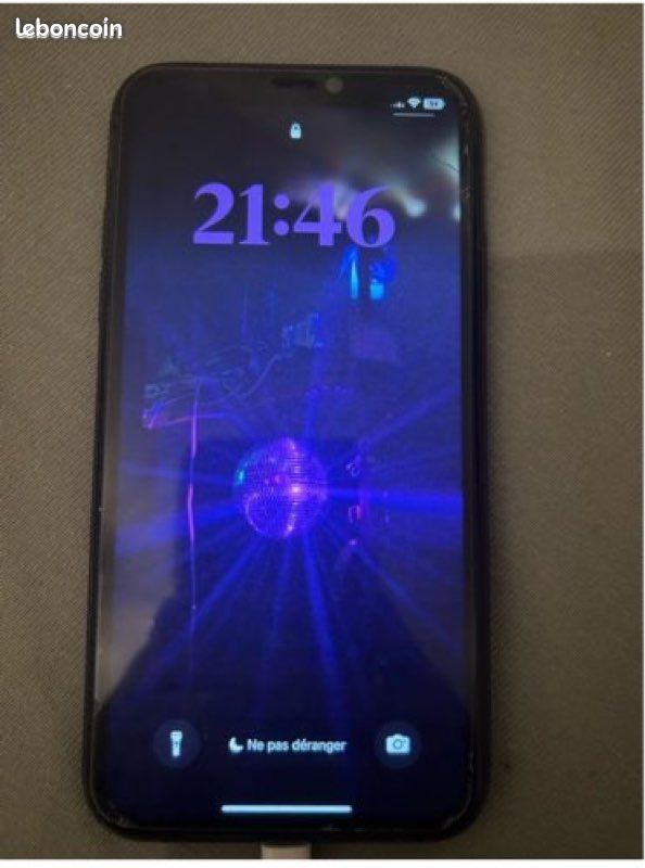 IPhone 11 128go noir en bon état (image 1)