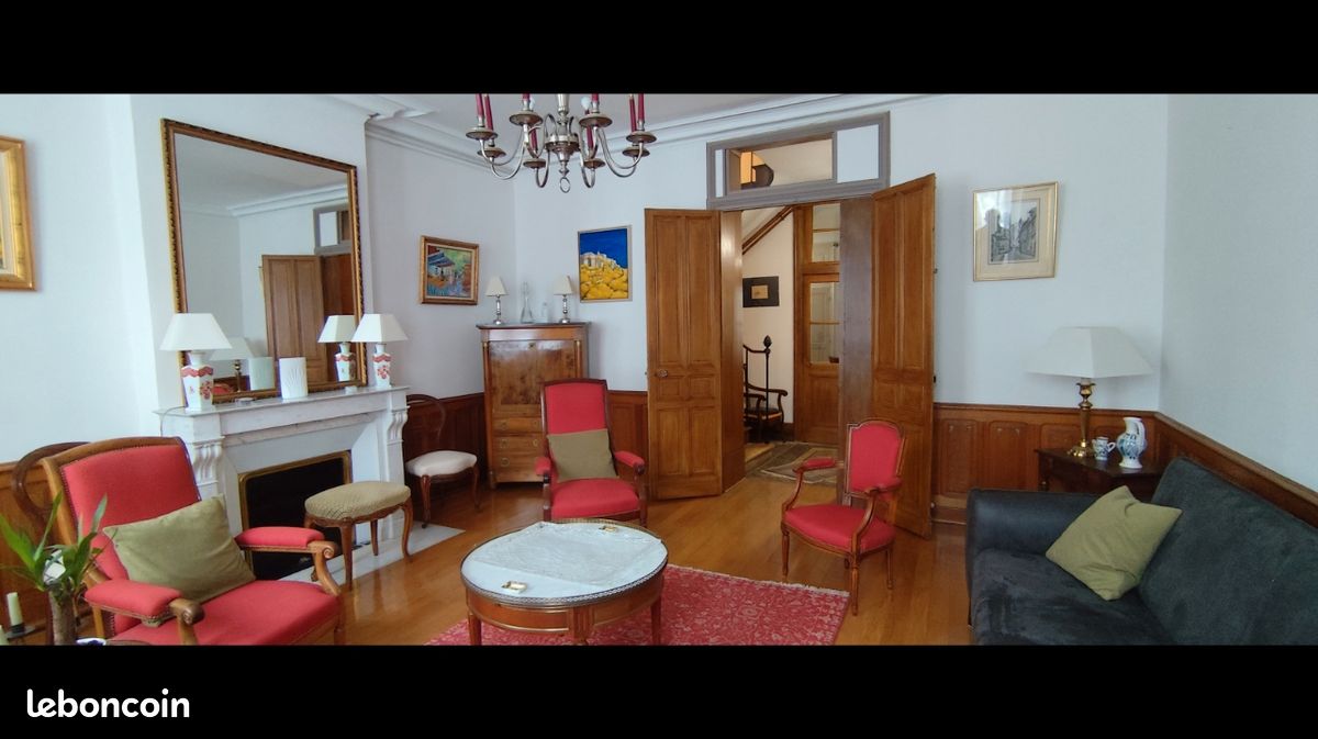 Maison 7 pièces 245 m² · à Saint-Amand-Montrond · 245 m² · 324 400 €
