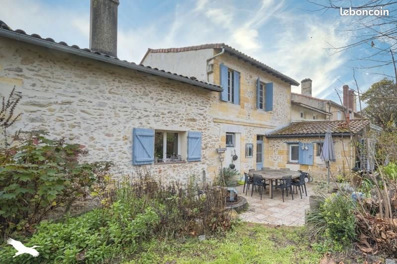 Maison 8 pièces 244 m² · à Saint-Selve · 244 m² · 459 800 €