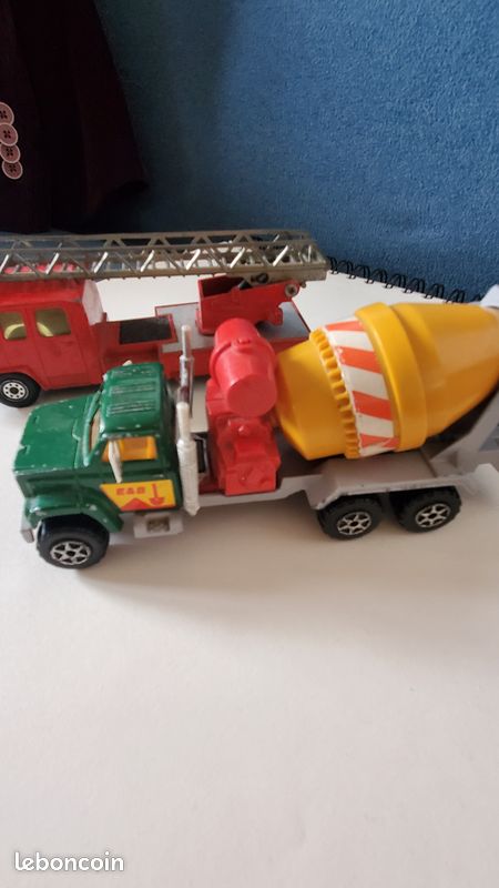 Lot de 2 camions miniatures majorette/solido (image 2)