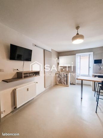 Immeuble 150 m² BAGNOLS-SUR-CEZE