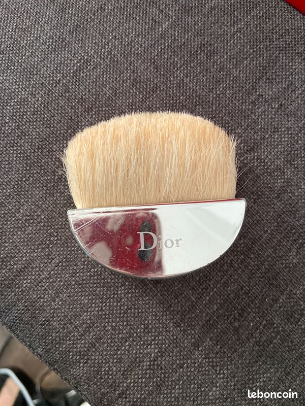 Brosse Dior (image 1)