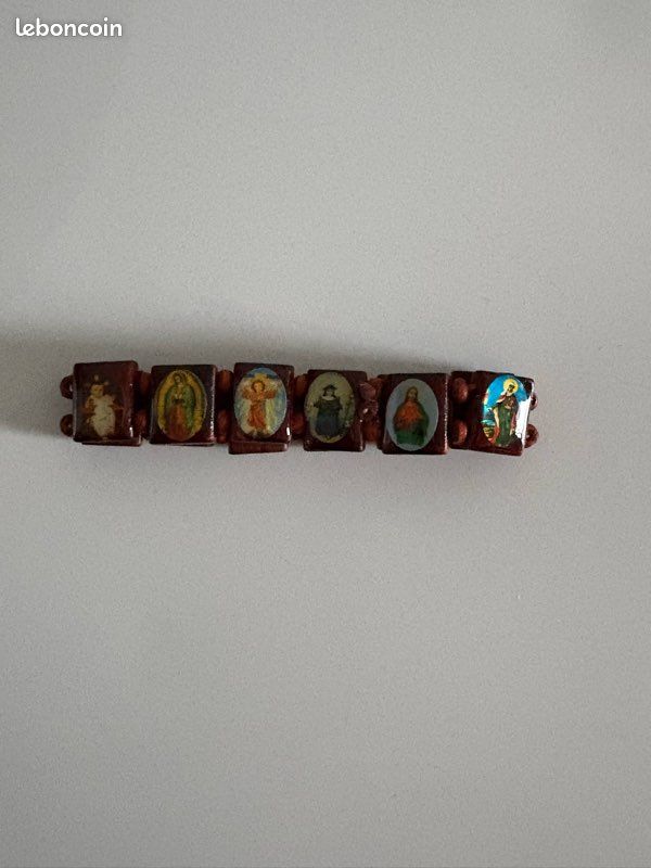 Bracelet Religieux Des Saints En Bois Rose - Fabriqué En France, Neuf Sans Emballage