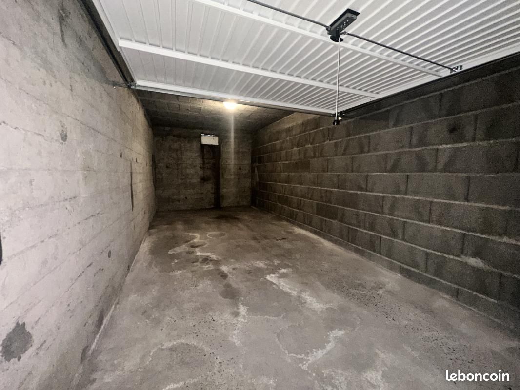 Garage Grenoble · 90 €/mois