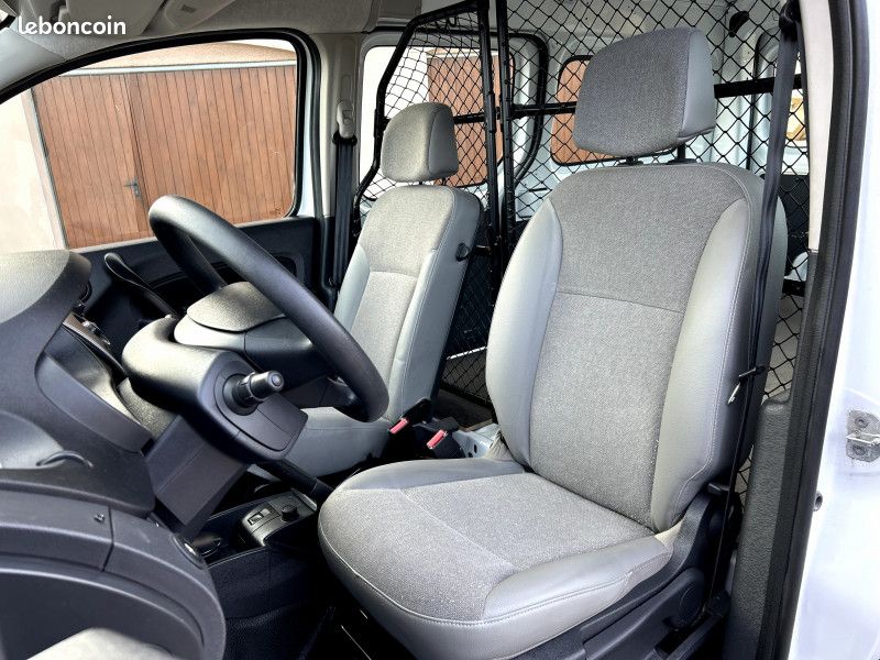 Renault KANGOO II EXPRESS MAXI 1.5 BLUE DCI 95CH GRAND VOLUME CONFORT (image 9)