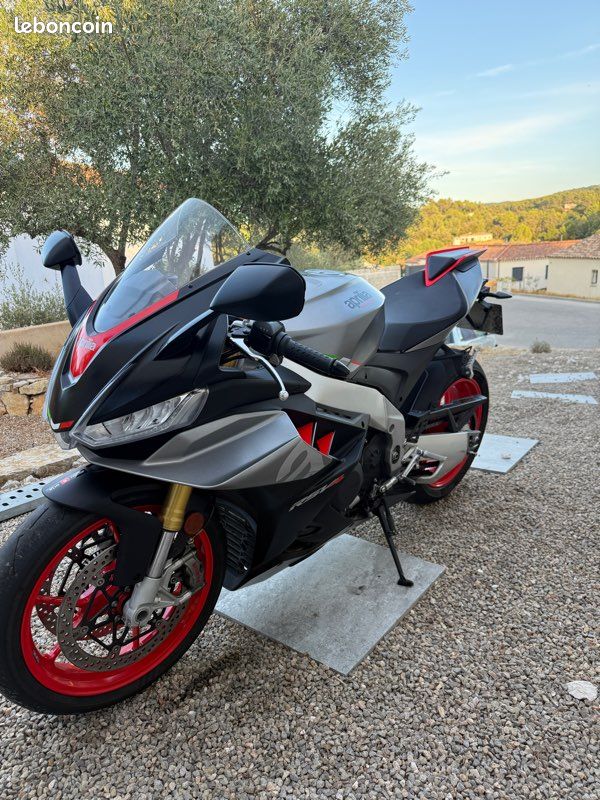 Aprilia rsv4 (image 2)
